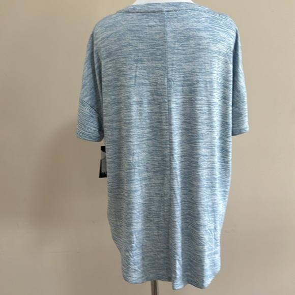 Top - Picture 2 of 3